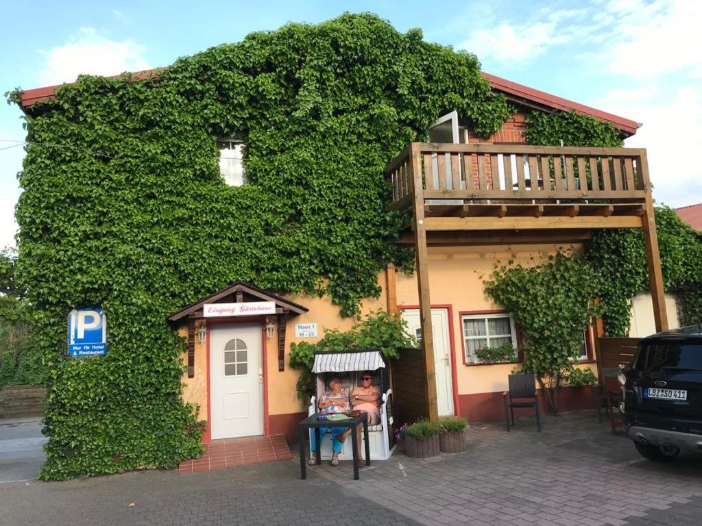Hotel-Restaurant Christine 륍츠 외부 사진