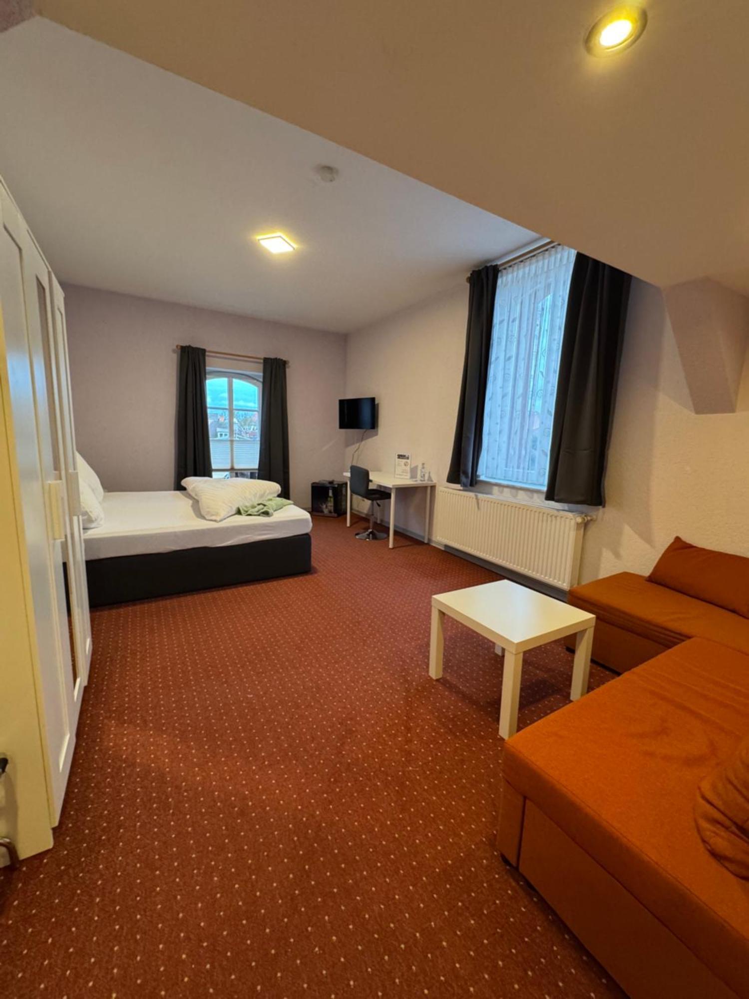 Hotel-Restaurant Christine 륍츠 외부 사진