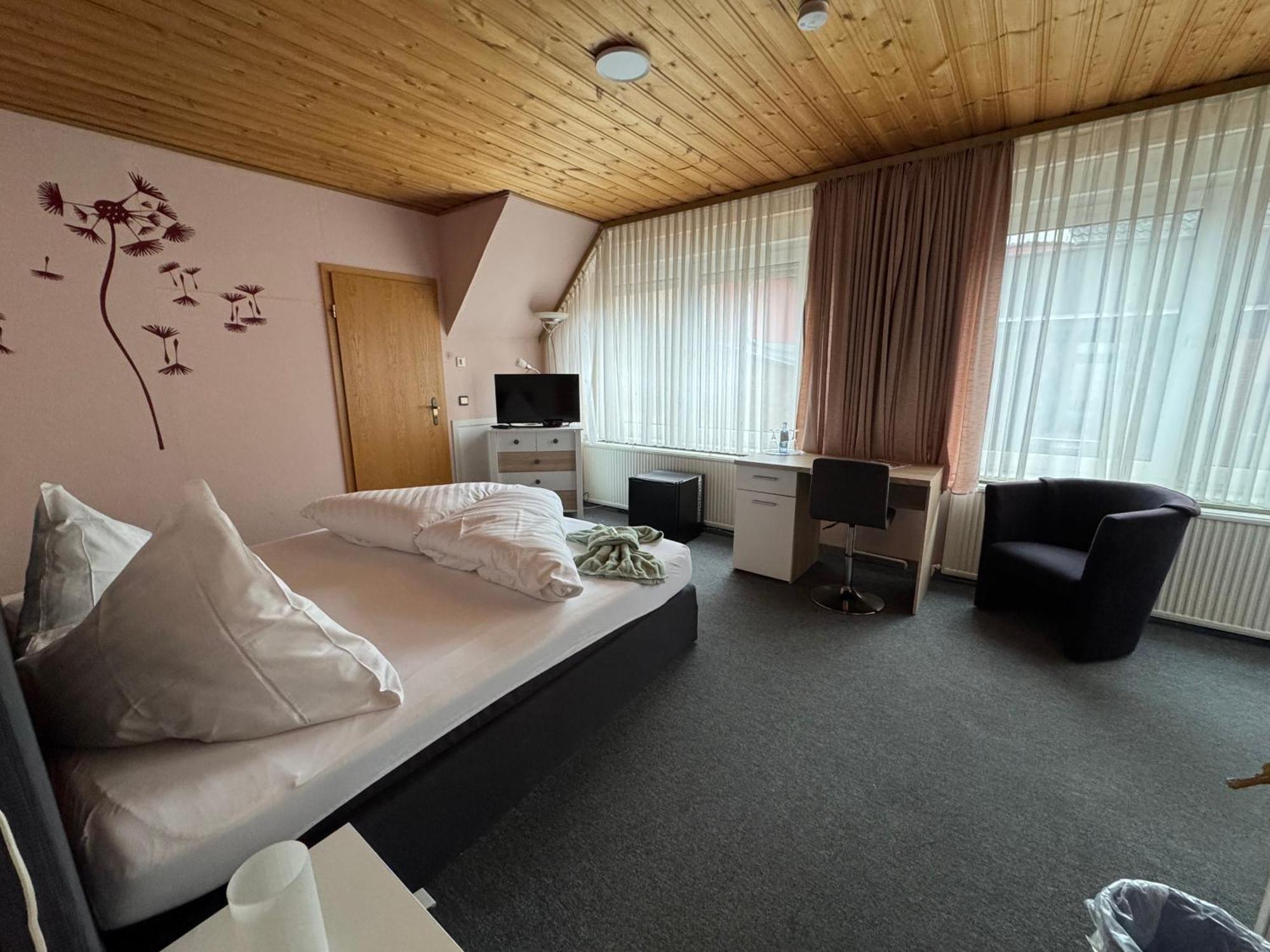 Hotel-Restaurant Christine 륍츠 외부 사진